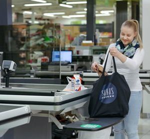 Lindstrom Returnable Shopping Bag Service