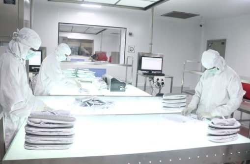 Reusable Cleanroom Lab Coats: Cutting-Edge Compliance Solutions